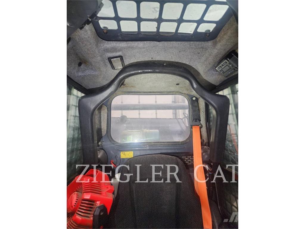 John Deere & CO. 318G 滑移轉向裝載機