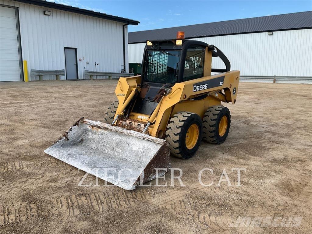 John Deere & CO. 325 滑移轉向裝載機