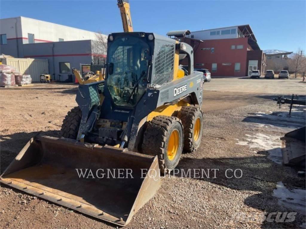 John Deere & CO. 332E 滑移轉向裝載機