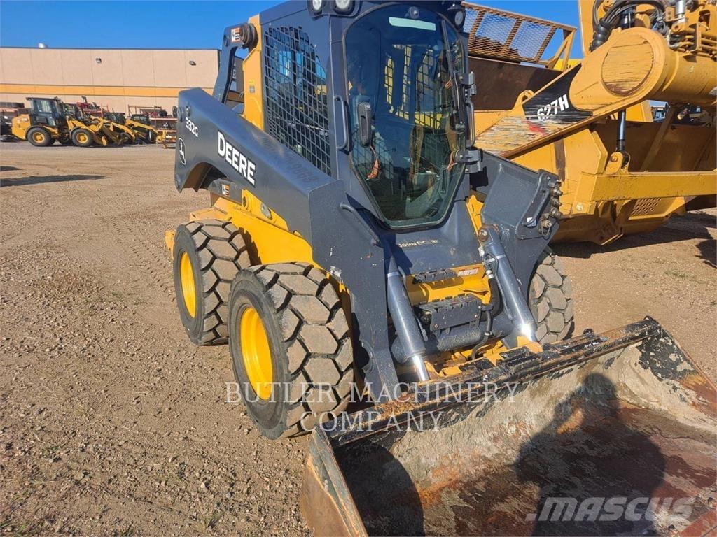 John Deere & CO. 332G 滑移轉向裝載機