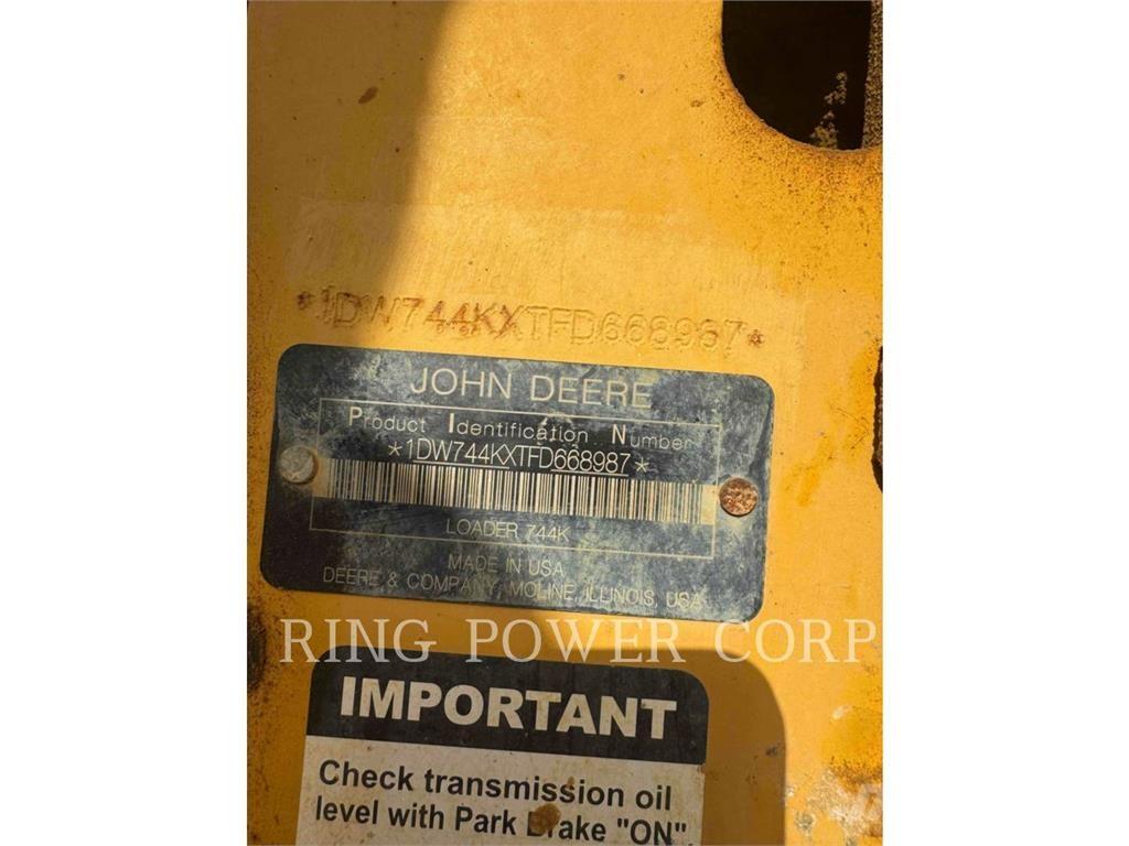 John Deere & CO. 744K 輪胎式裝載機