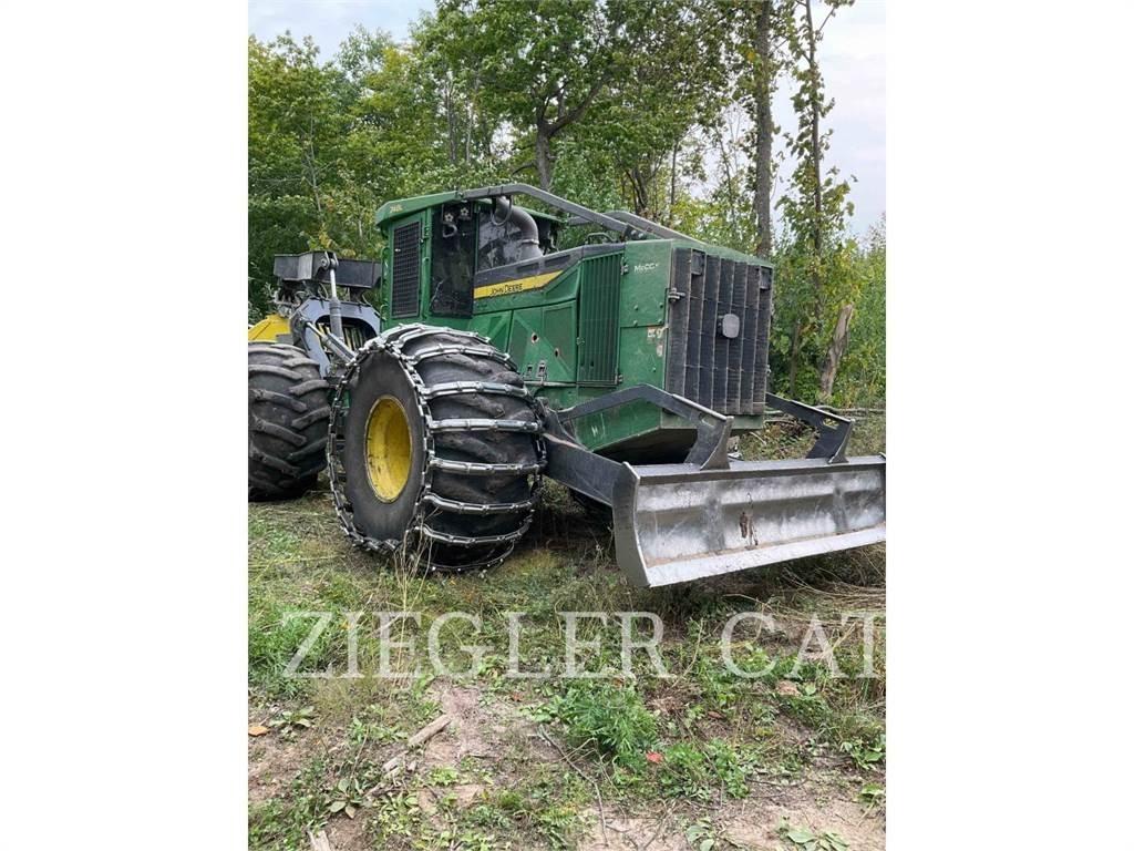 John Deere & CO. 748L 林業用曳引機