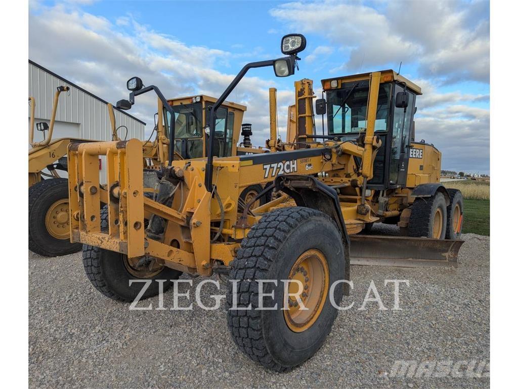 John Deere & CO. 772CH 平土機