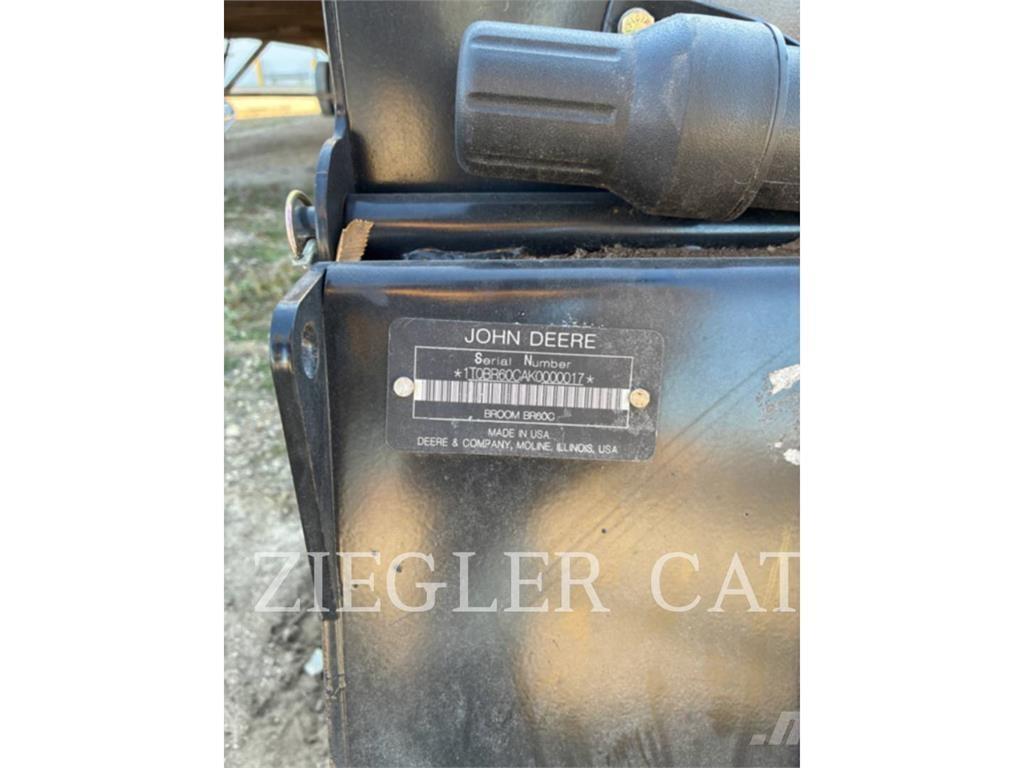 John Deere & CO. BR60C 曲臂高空作業車