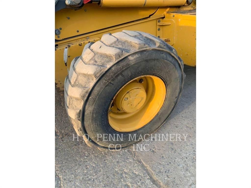 John Deere JD710D 反鏟裝載機