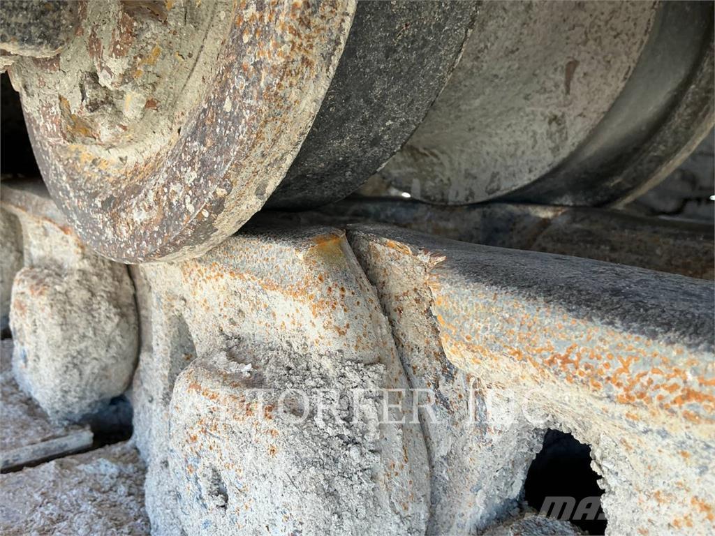 Komatsu D155AX-8 履帶推土機