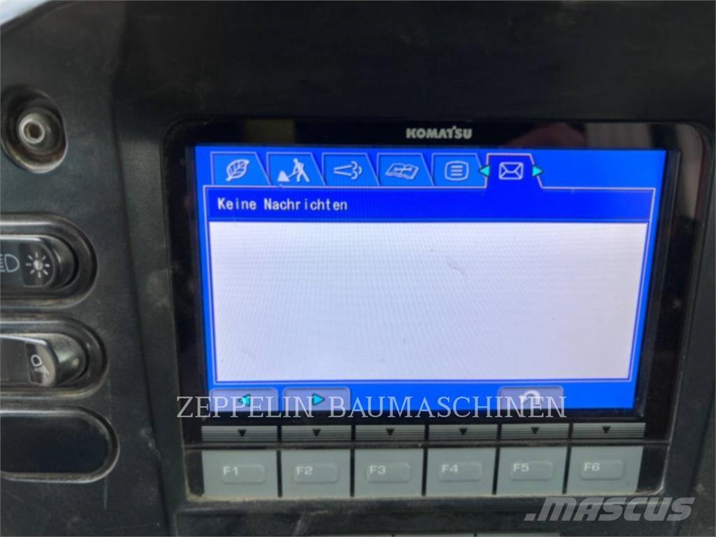 Komatsu D61PX 履帶推土機