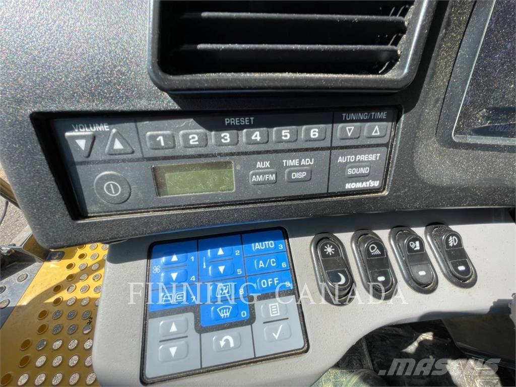 Komatsu HD605-8 鉸接式起吊車