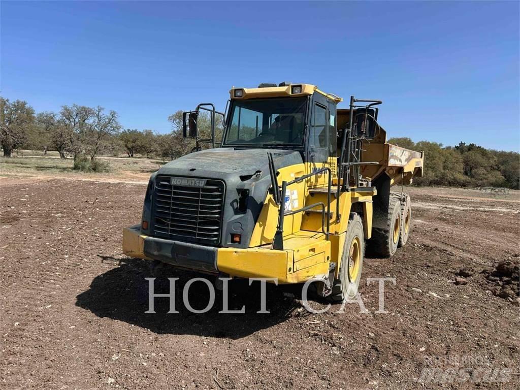 Komatsu HM300 鉸接式起吊車