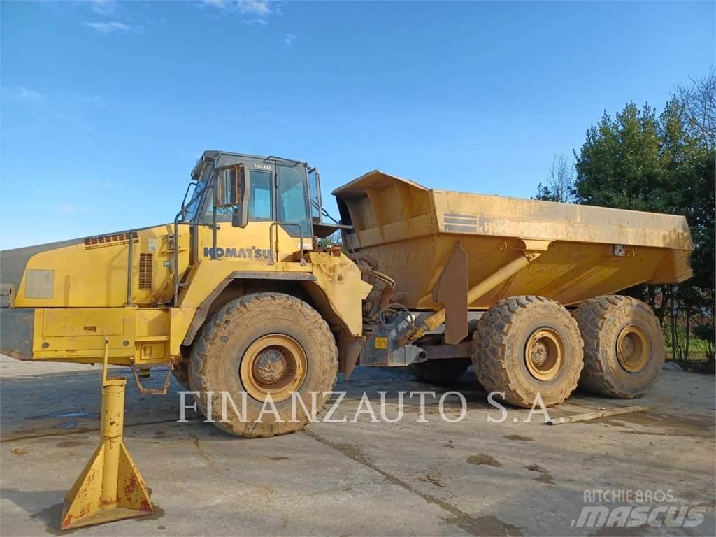 Komatsu HM400-2 鉸接式起吊車
