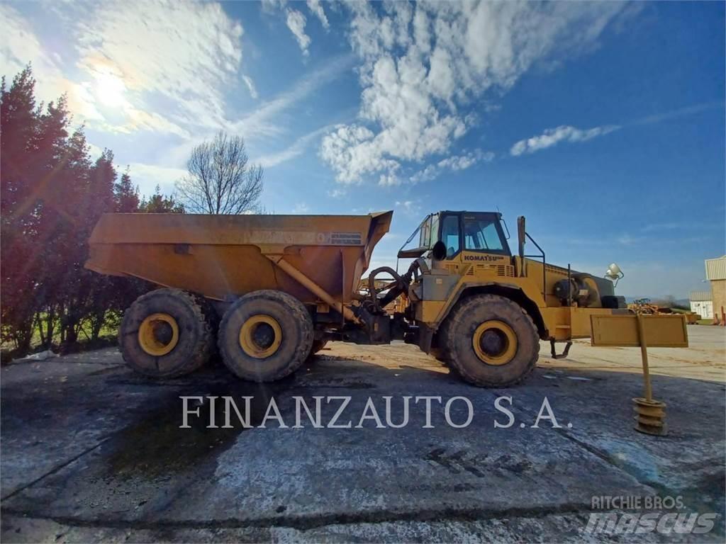 Komatsu HM400-2 鉸接式起吊車