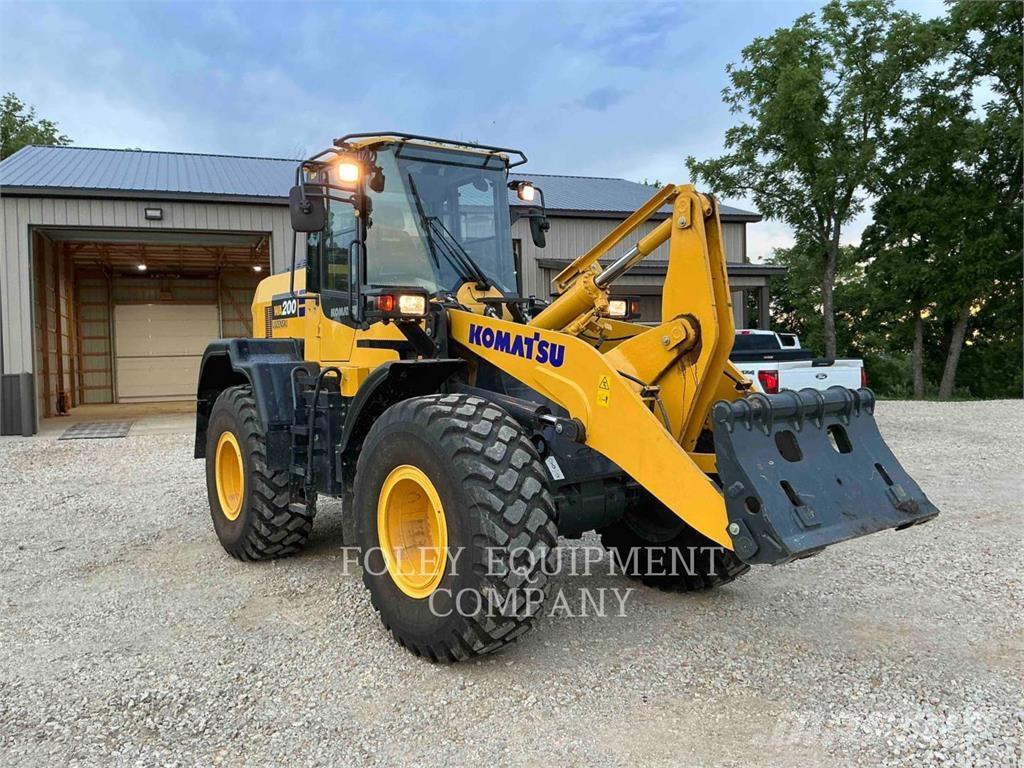 Komatsu WA200-8 輪胎式裝載機
