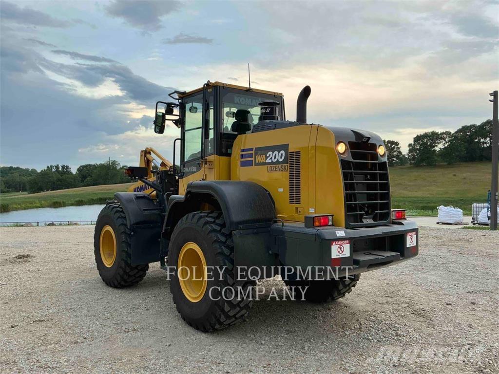 Komatsu WA200-8 輪胎式裝載機