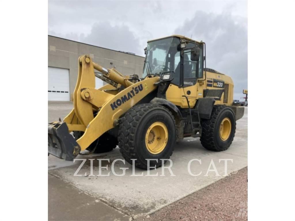 Komatsu WA320 輪胎式裝載機