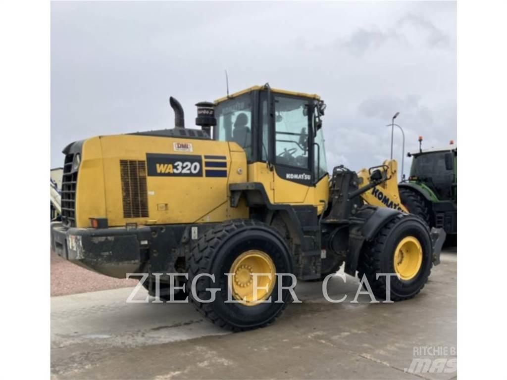 Komatsu WA320 輪胎式裝載機