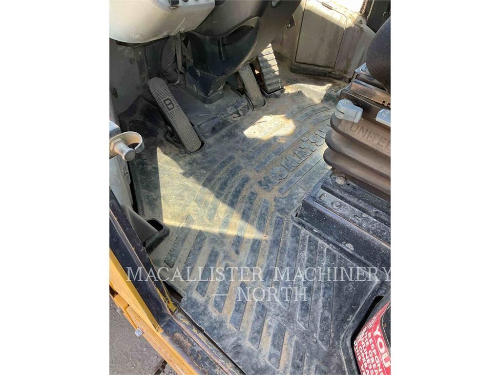 Komatsu WA320-7 輪胎式裝載機