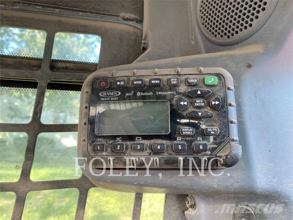 Kubota SSV75 滑移轉向裝載機