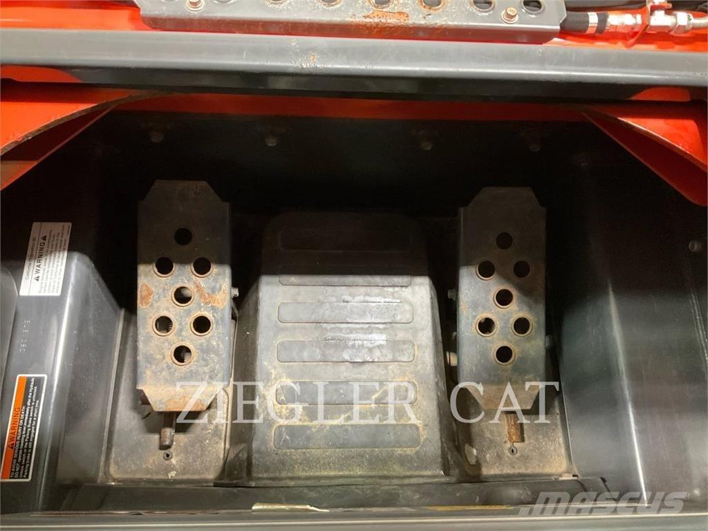 Kubota SSV75 滑移轉向裝載機