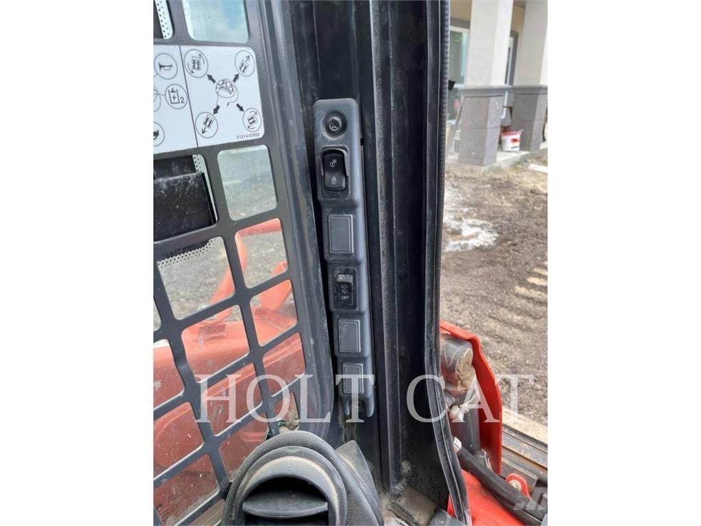 Kubota SSV75 滑移轉向裝載機