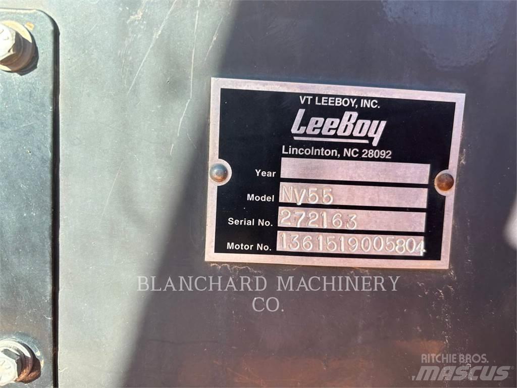 LeeBoy NV55 BROOM 掃倉機