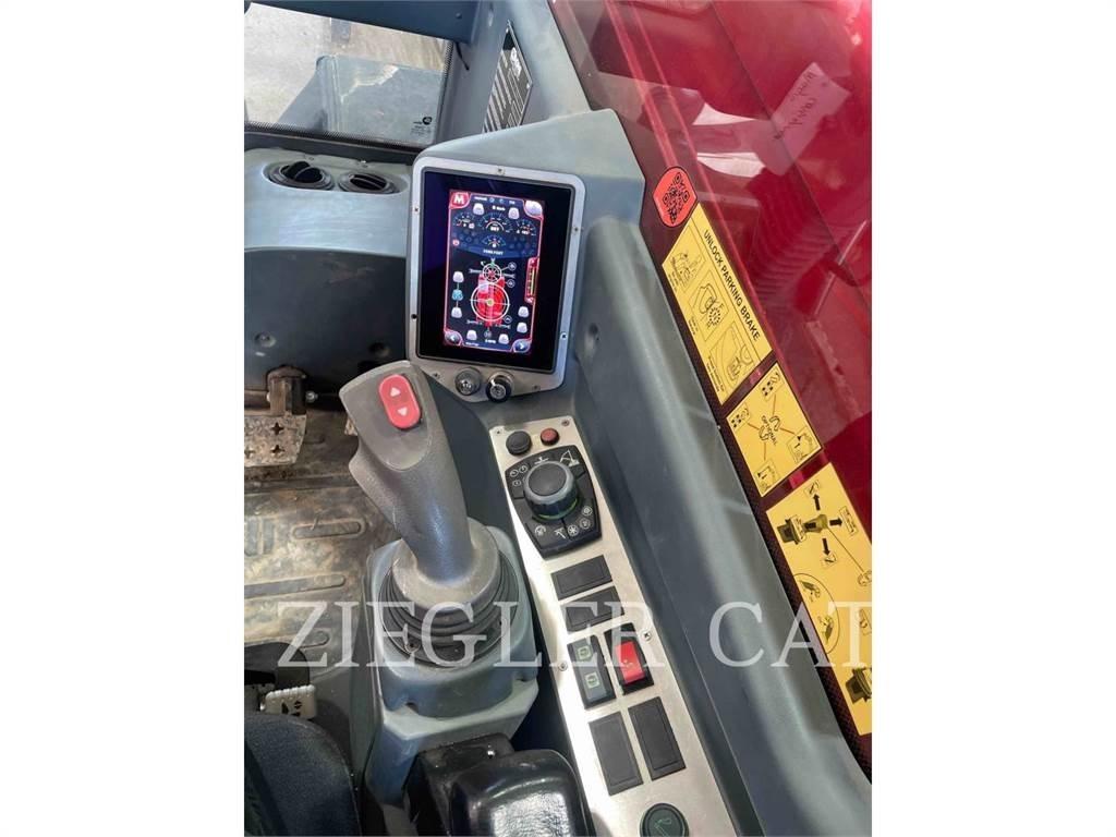 Magni RTH4.18 伸縮臂操作車