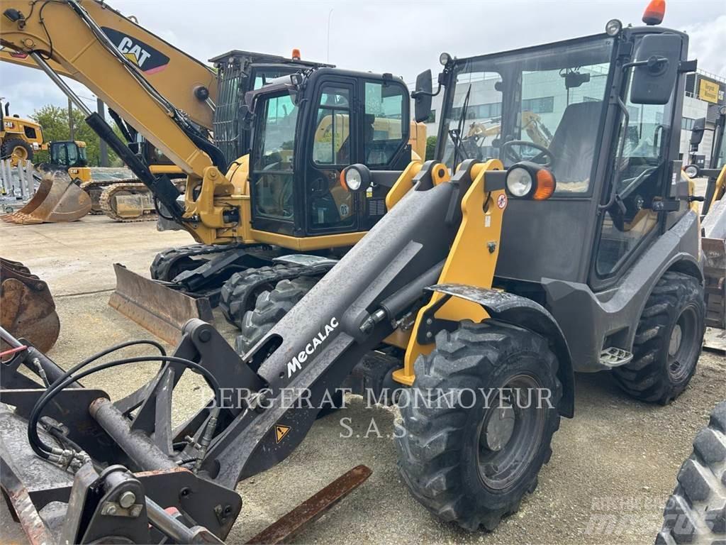Mecalac AX850 輪胎式裝載機