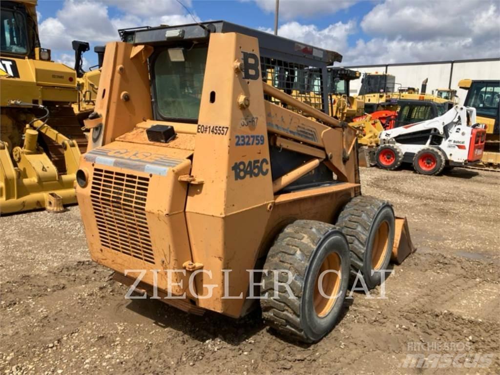 New Holland 1845 滑移轉向裝載機