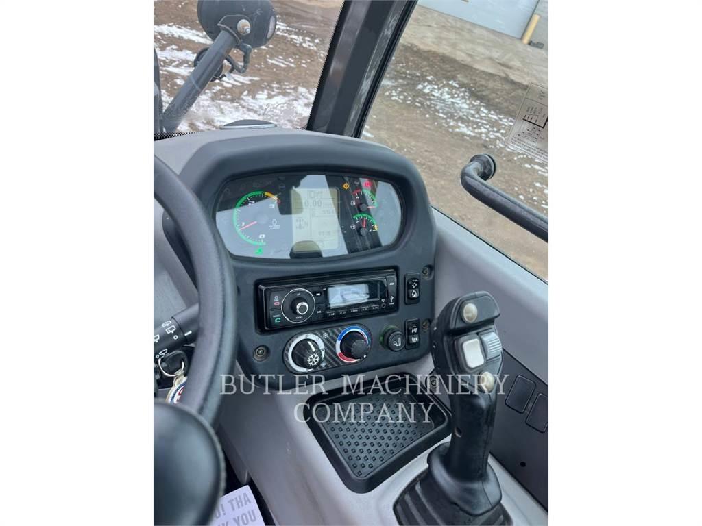 New Holland 321F 輪胎式裝載機