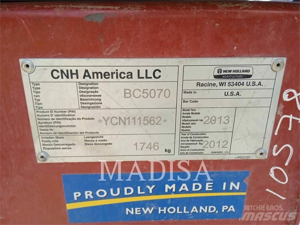 New Holland 5070 NW 收穫機