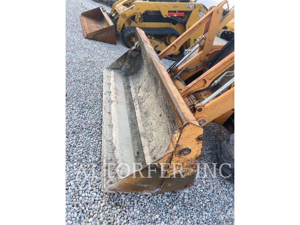 New Holland 590SM 反鏟裝載機