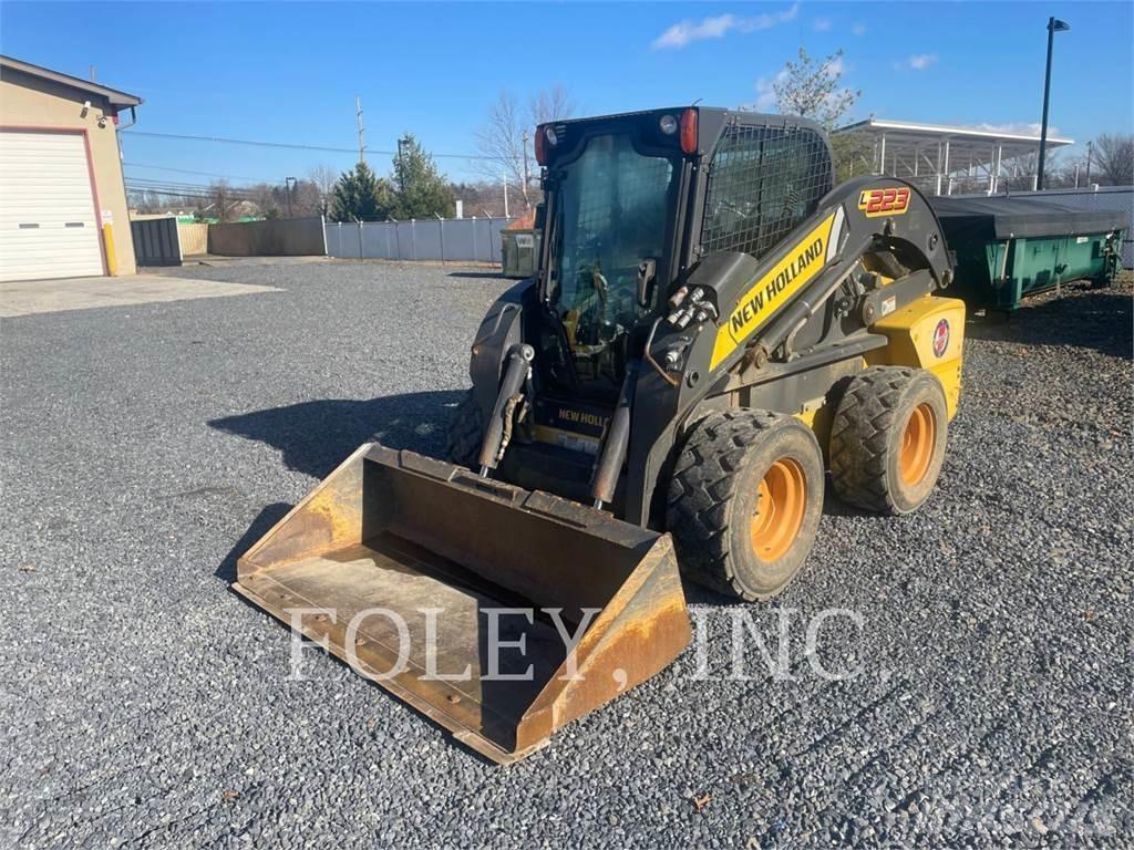 New Holland L223 滑移轉向裝載機