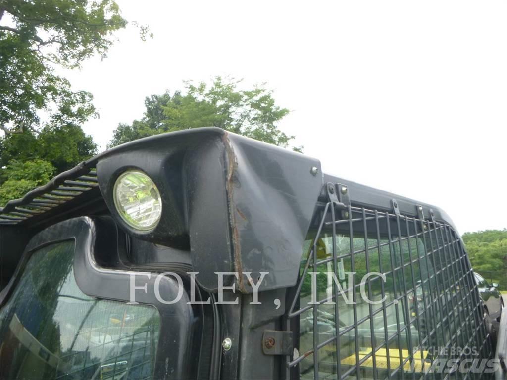 New Holland L228 滑移轉向裝載機