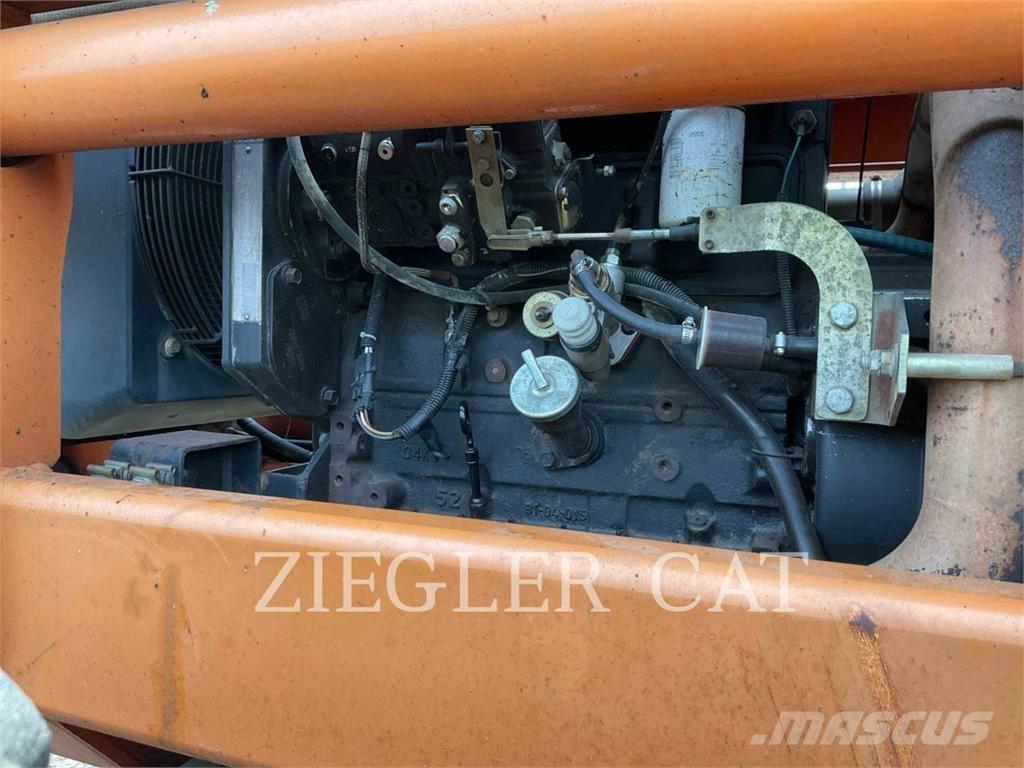  OMNIQUIP/LULL 844C-42 伸縮臂操作車