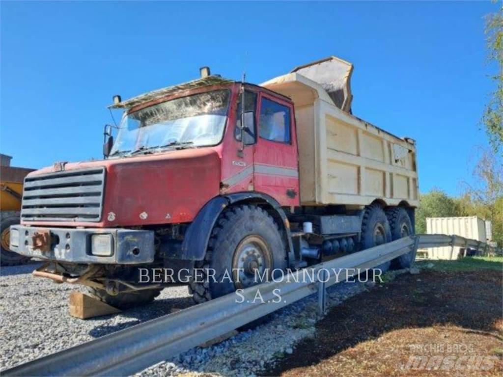 Perlini 131 33 鉸接式起吊車
