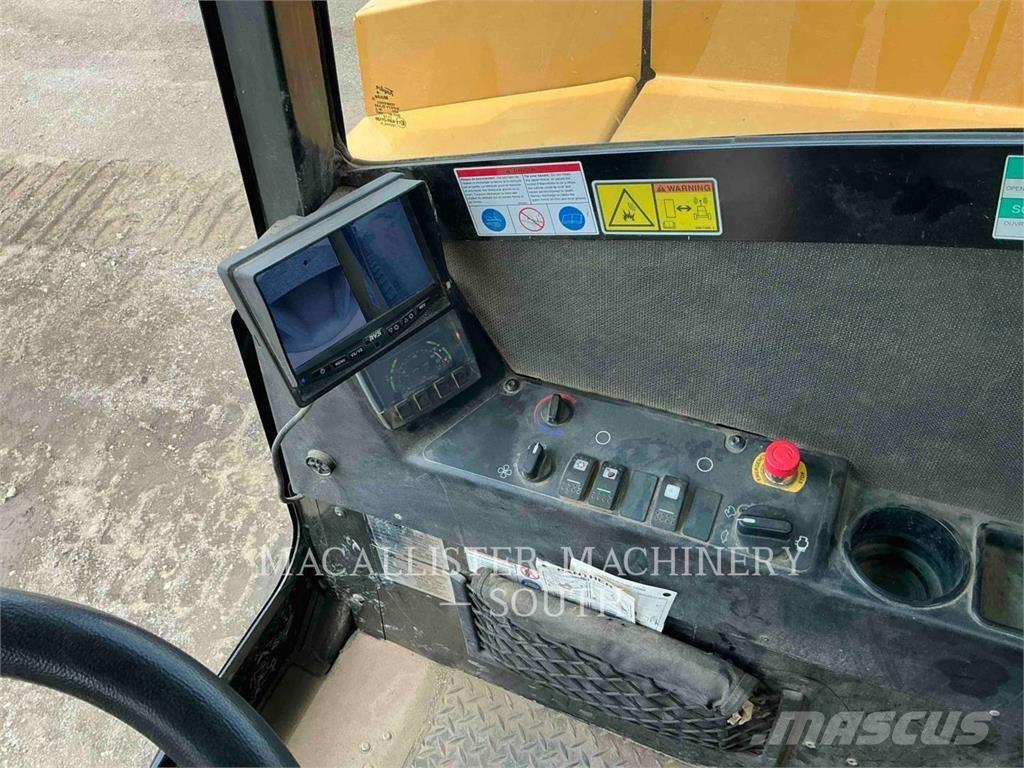 Prinoth T14R 鉸接式起吊車