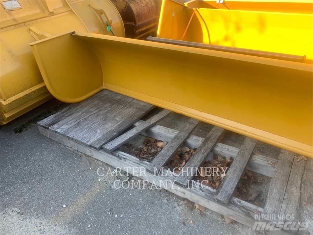 Protec SNOW TURF PUSHER 掃雪機