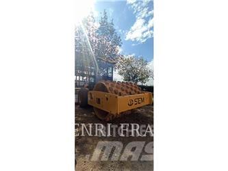 SEM MACHINERY 510 土壤壓實機
