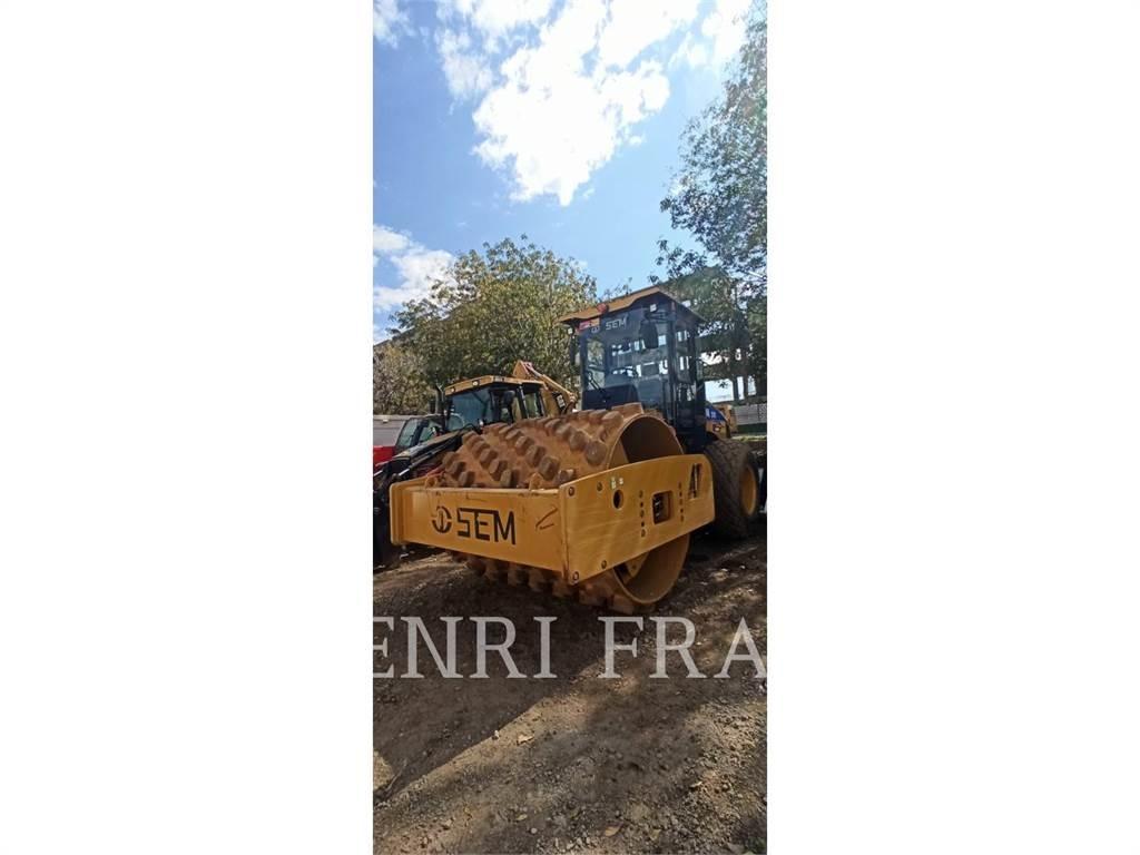 SEM MACHINERY 510 土壤壓實機