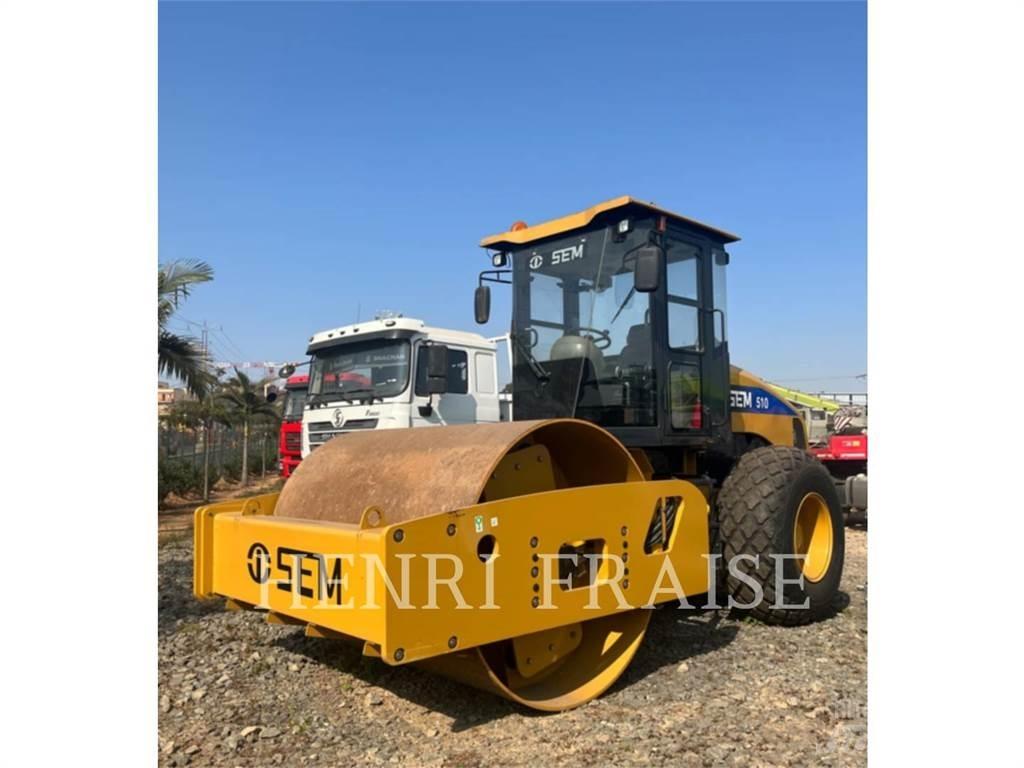 SEM MACHINERY 510 土壤壓實機