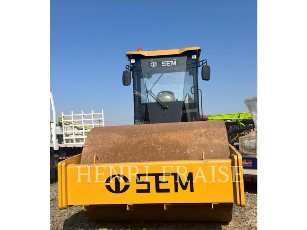 SEM MACHINERY 510 土壤壓實機