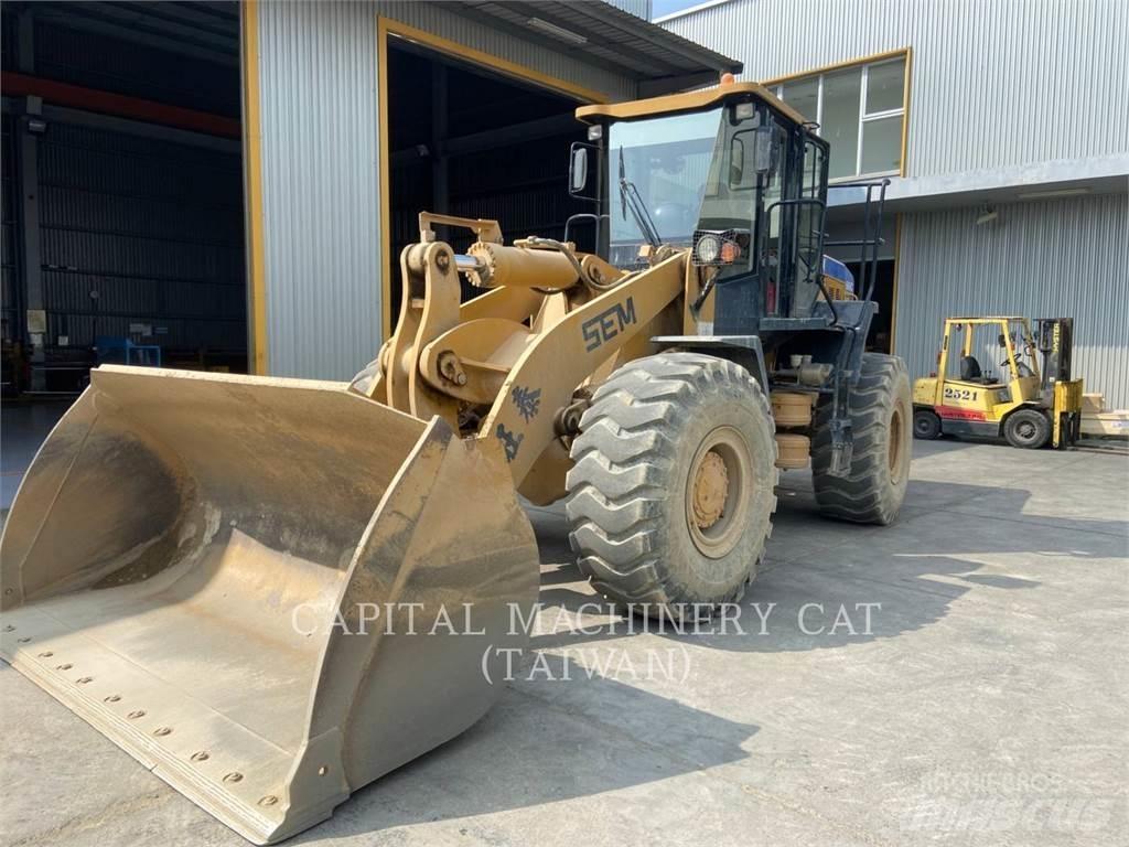 SEM MACHINERY 669 C 輪胎式裝載機