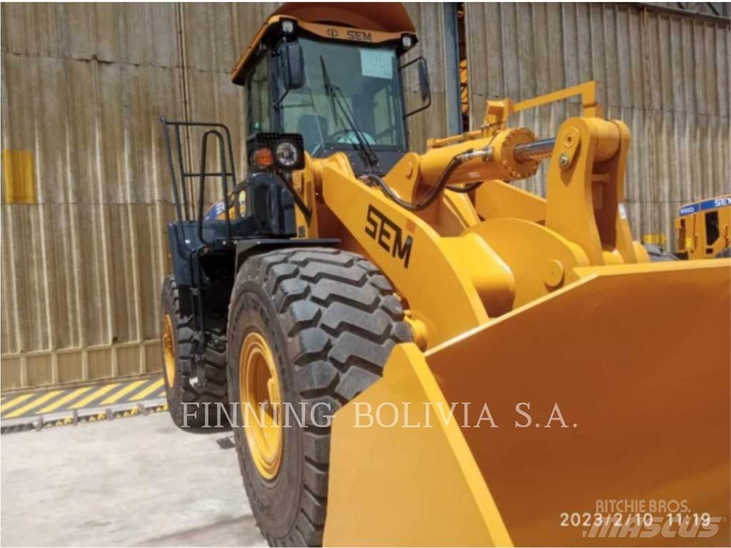 SEM MACHINERY SEM668D 輪胎式裝載機