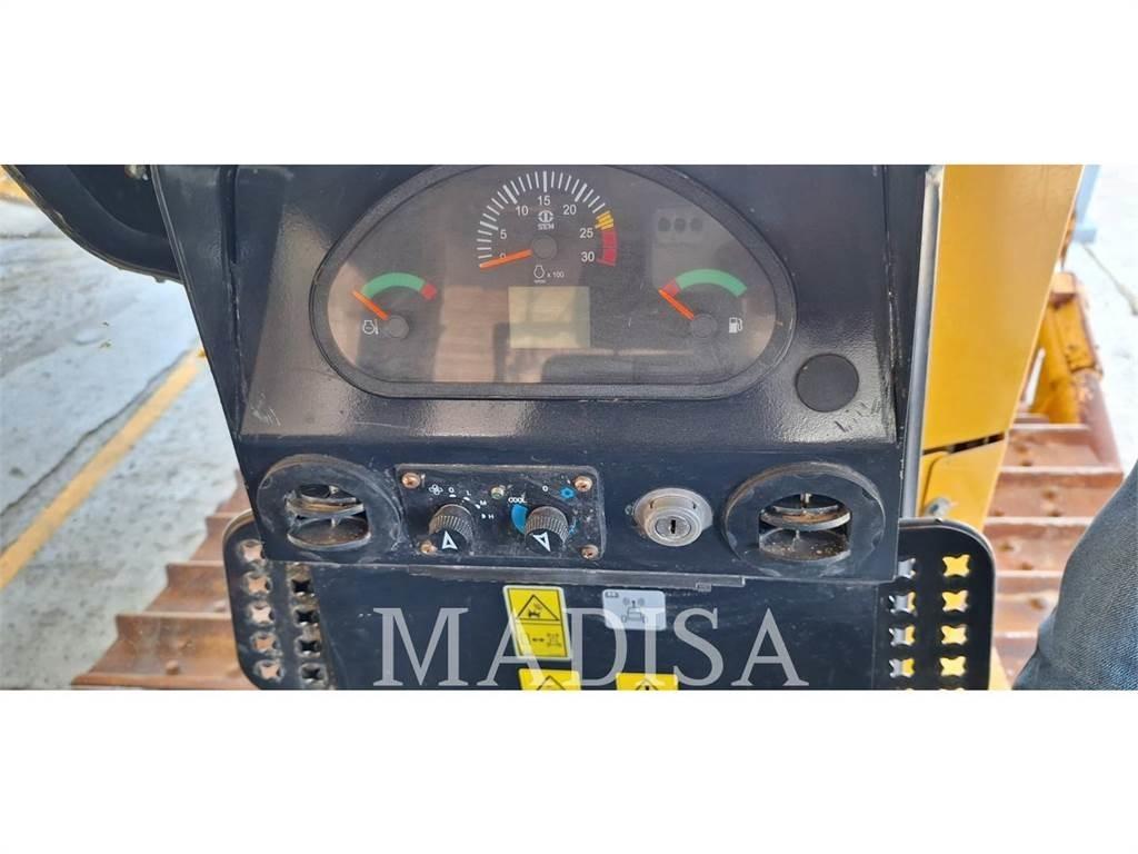 SEM MACHINERY SEM822D 履帶推土機