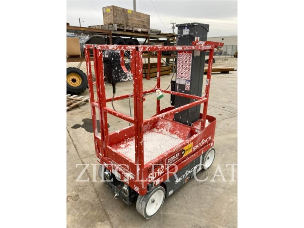 Skyjack SJ12 剪式升降機