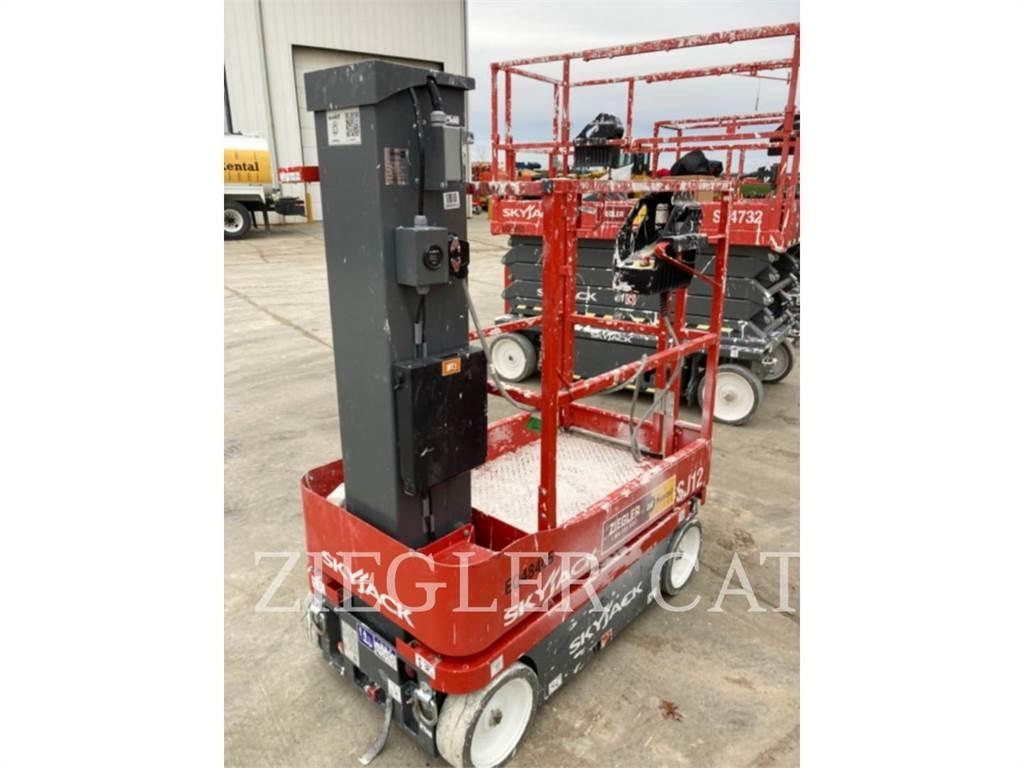 Skyjack SJ12 剪式升降機