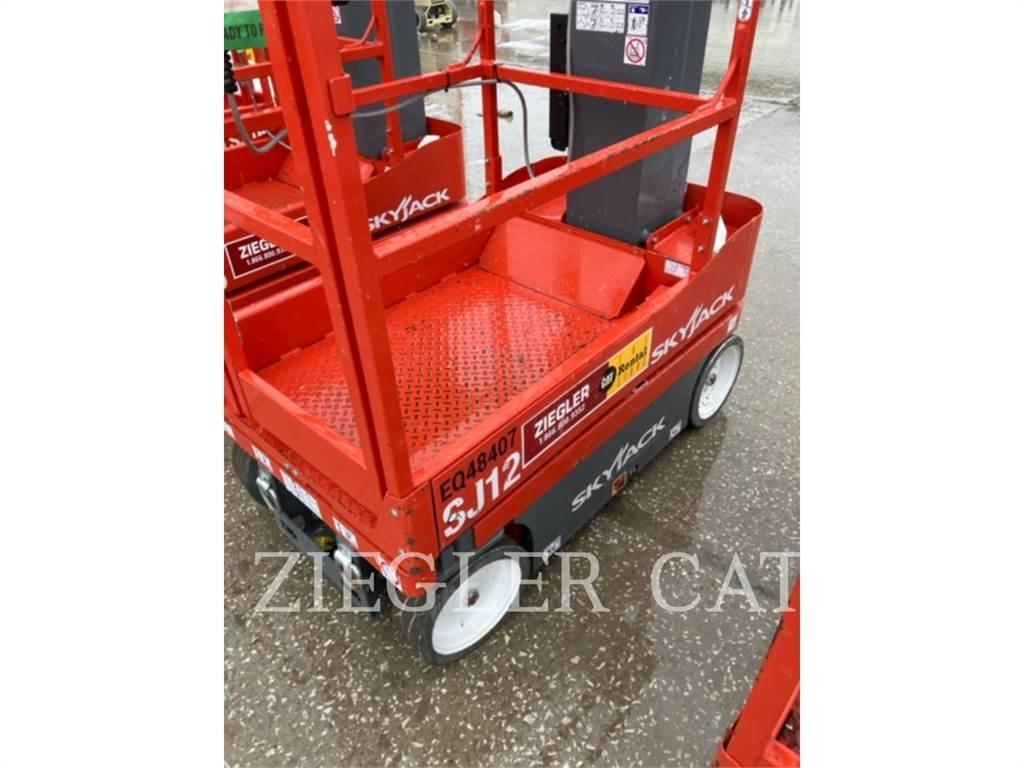 Skyjack SJ12 剪式升降機