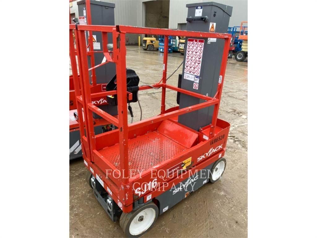 Skyjack SJ16 剪式升降機