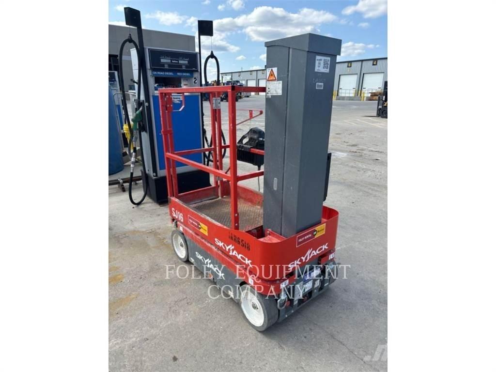 Skyjack SJ16 剪式升降機