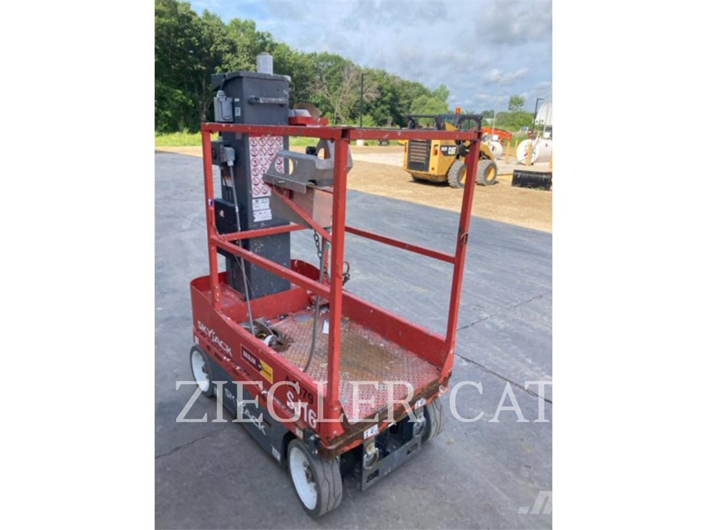 Skyjack SJ16 剪式升降機