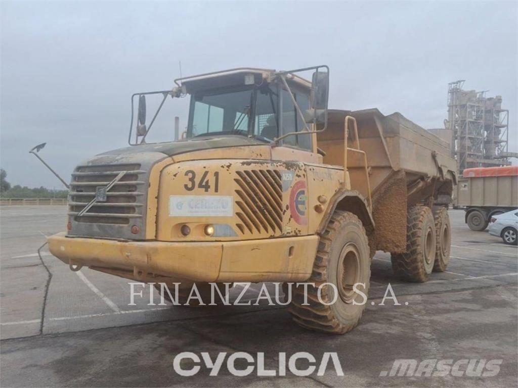 Volvo A25D 鉸接式起吊車